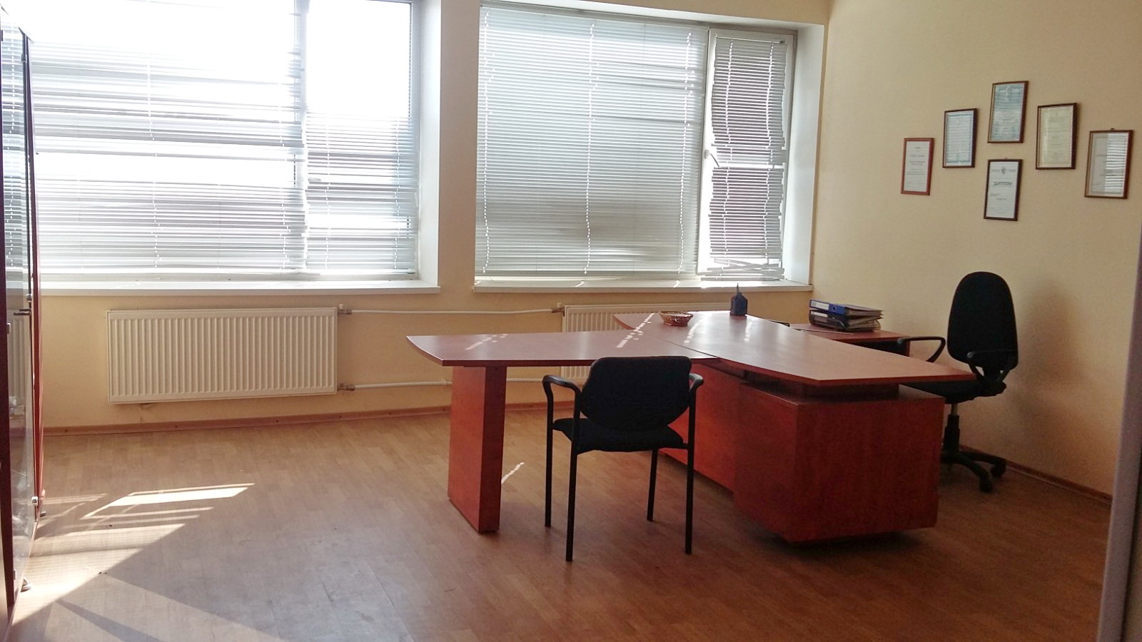Продажа склада 1000 м², Радистов ул., 54