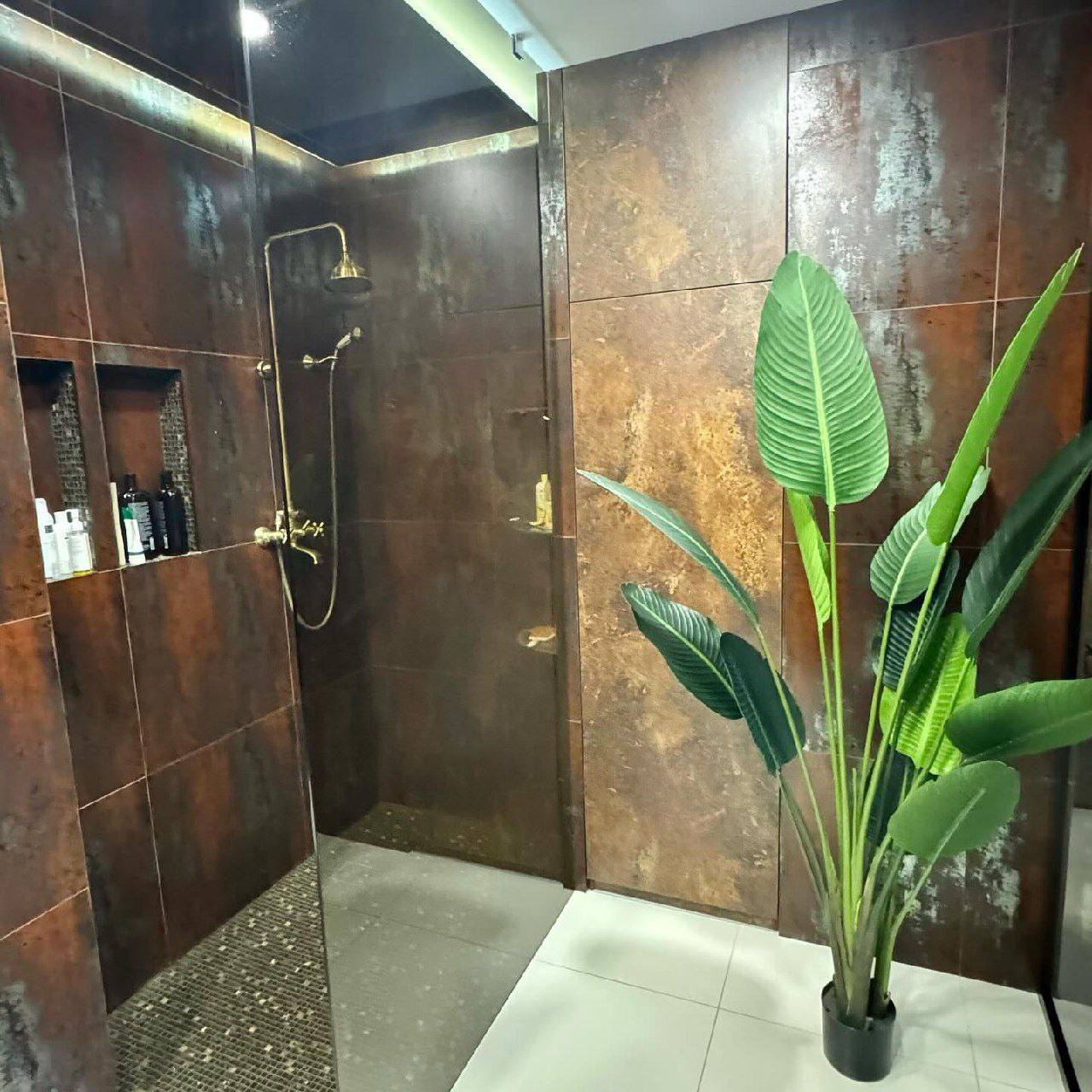 Продаж 2-кімнатної квартири 97 м², Дарницька вул.