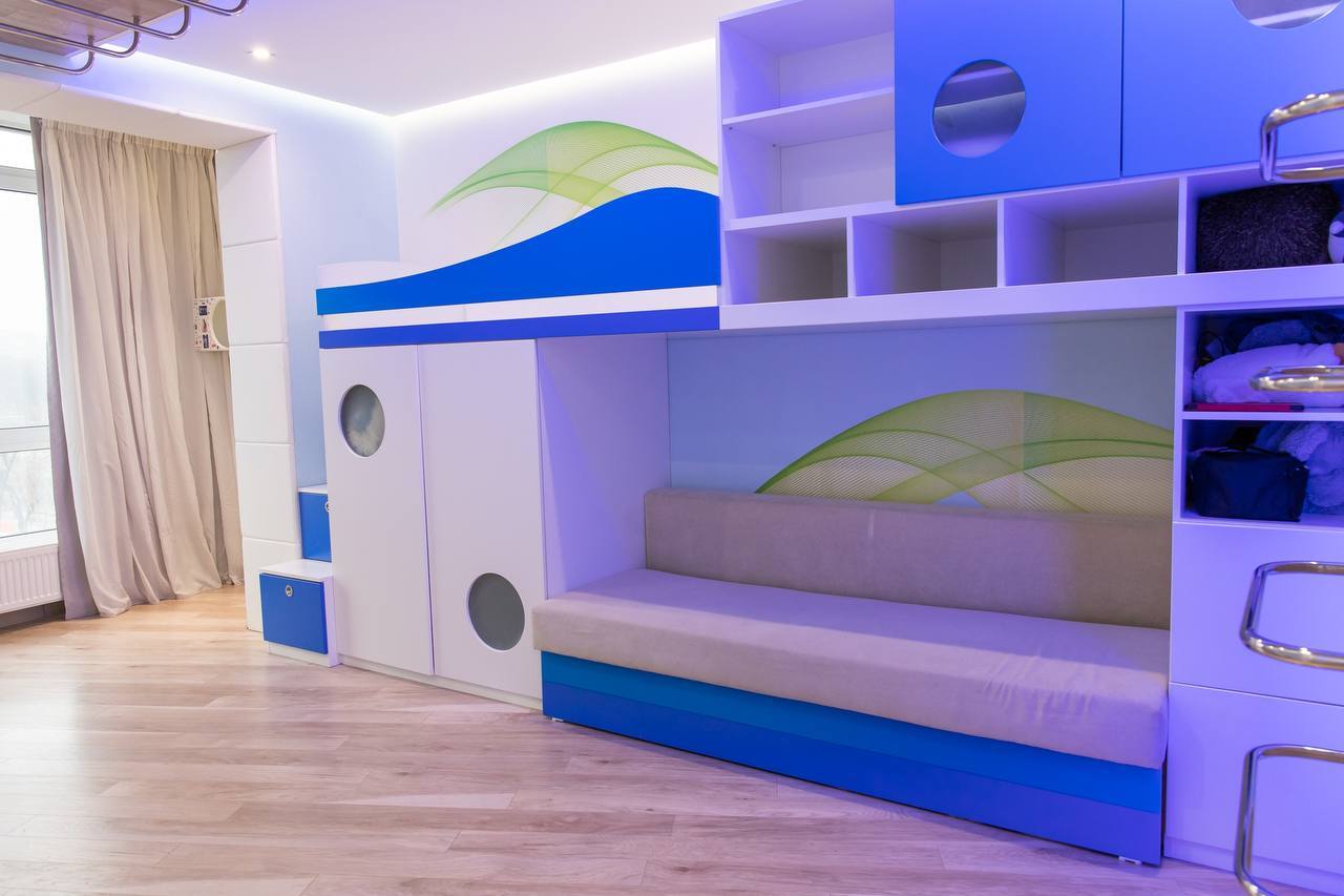Продажа 4-комнатной квартиры 127 м², Василия Жуковского ул.