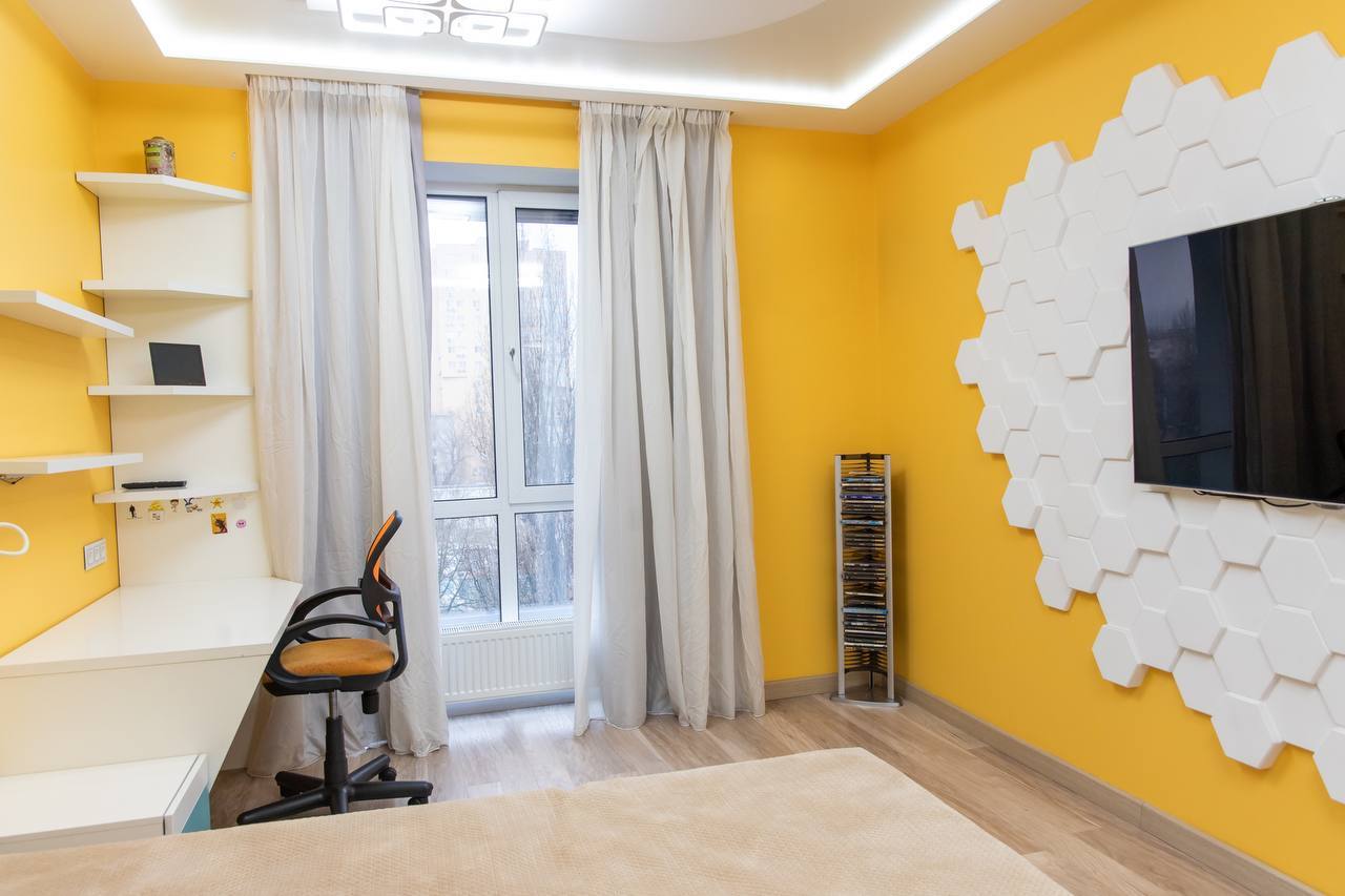 Продажа 4-комнатной квартиры 127 м², Василия Жуковского ул.