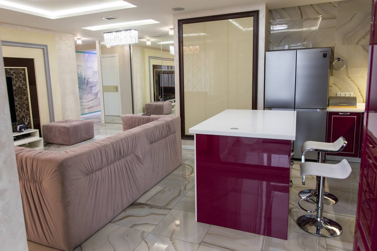 Продажа 4-комнатной квартиры 127 м², Василия Жуковского ул.