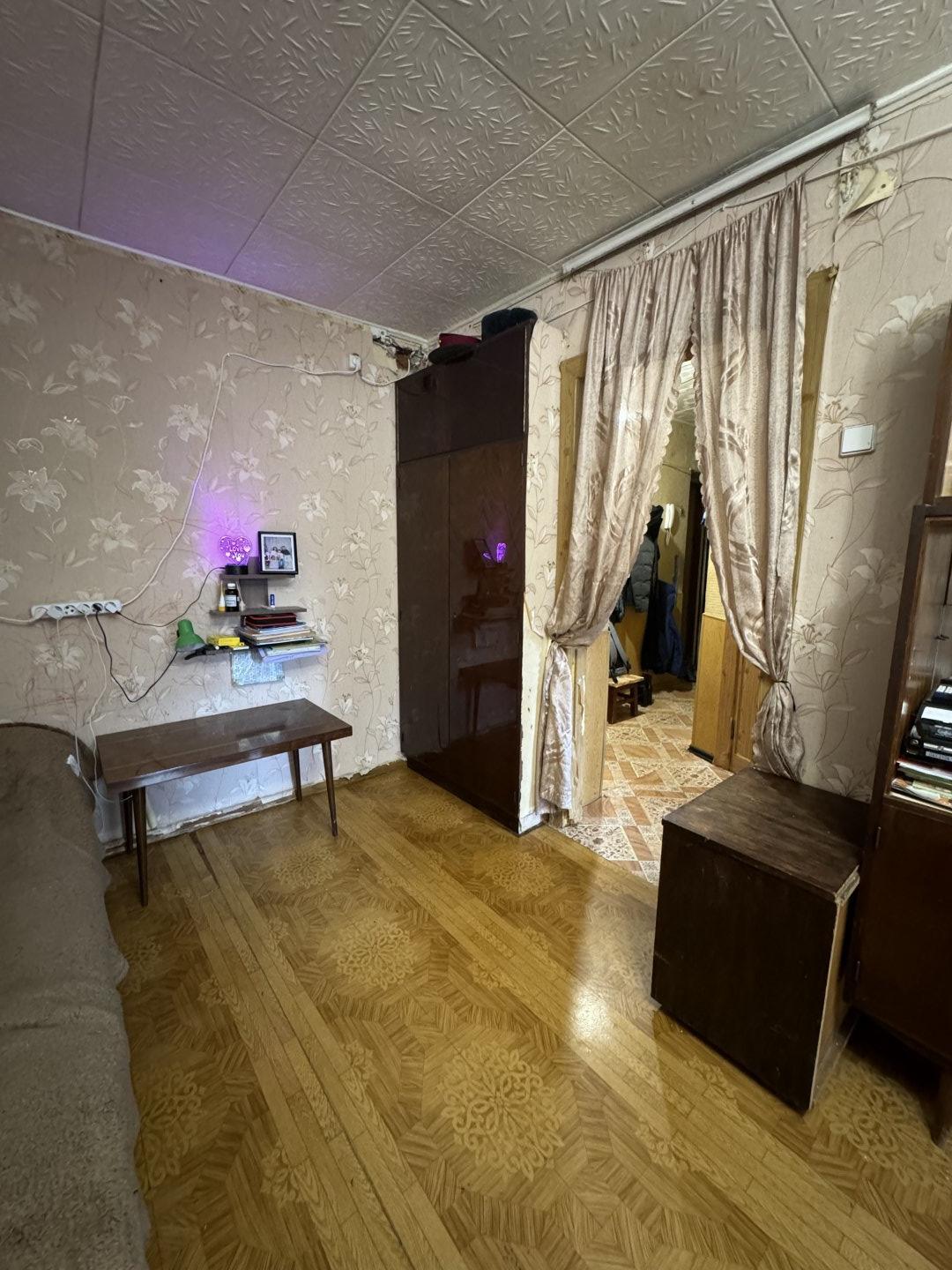 Продаж 1-кімнатної квартири 32 м², Комарова Космонавта вул.