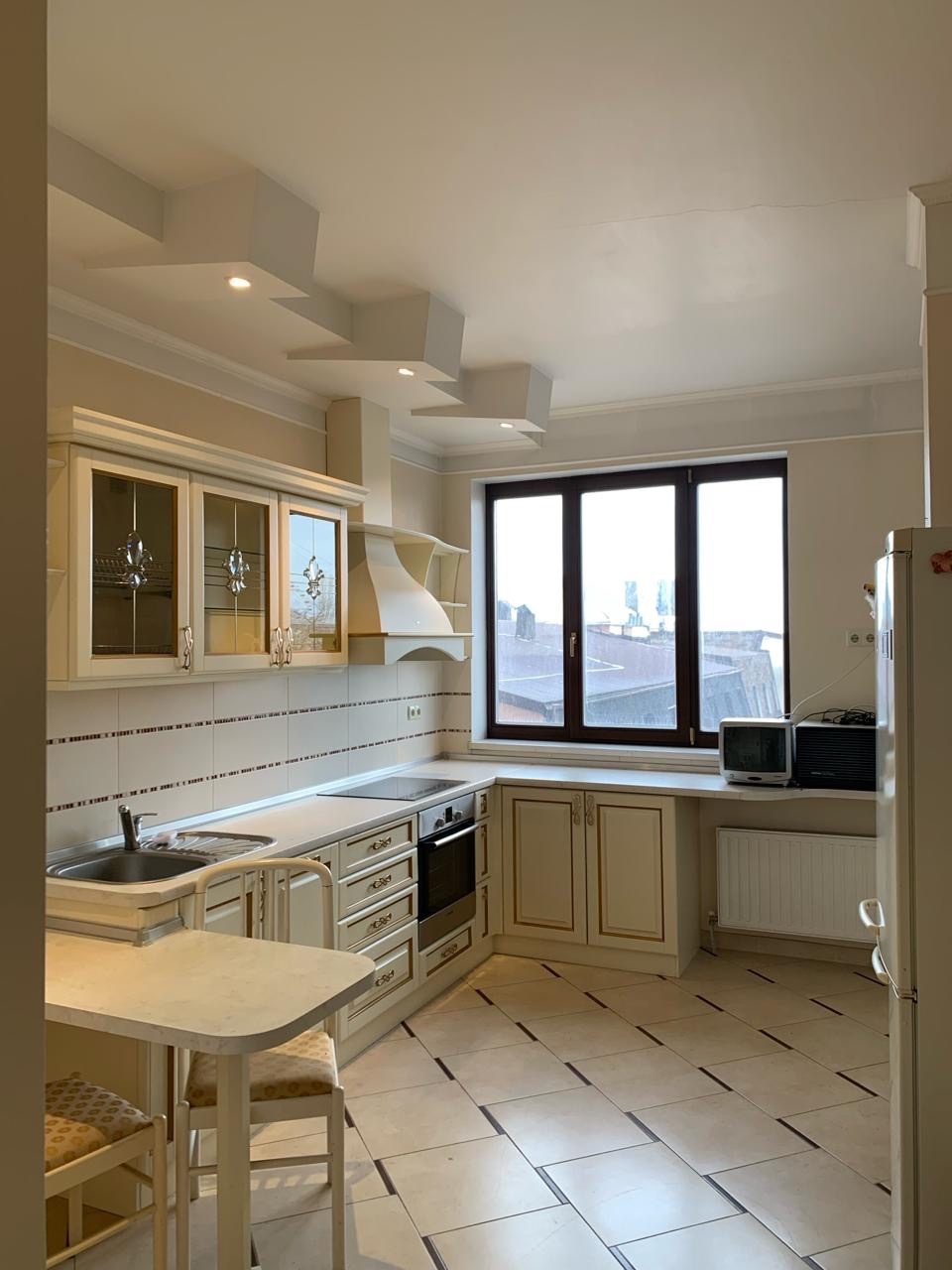 Продаж 2-кімнатної квартири 91 м², Базарна вул., 5/4
