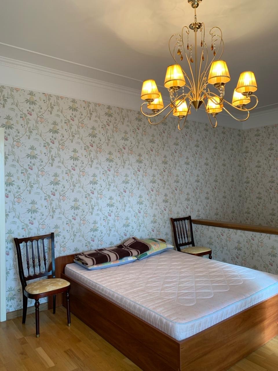 Продаж 2-кімнатної квартири 91 м², Базарна вул., 5/4