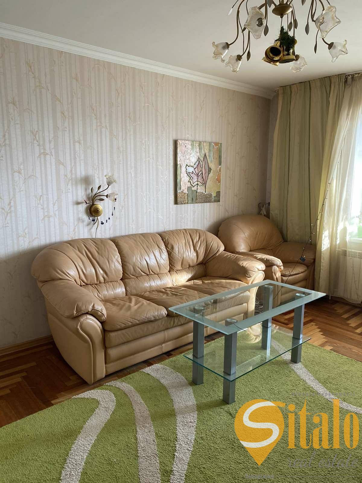 Продаж 3-кімнатної квартири 69 м², Українська вул.