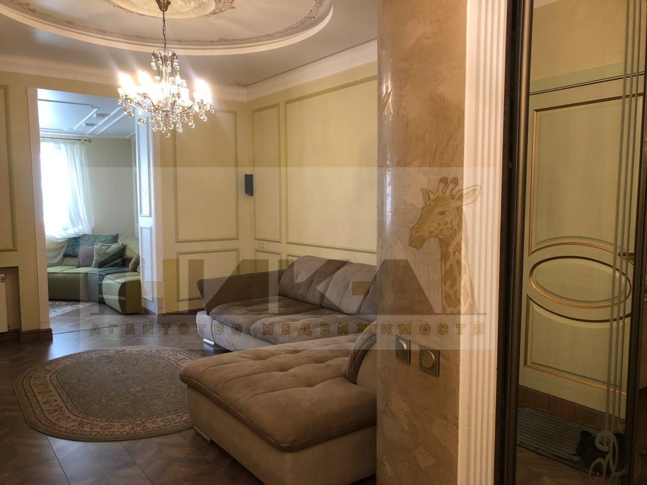 Продаж 3-кімнатної квартири 110 м², Тополина вул.