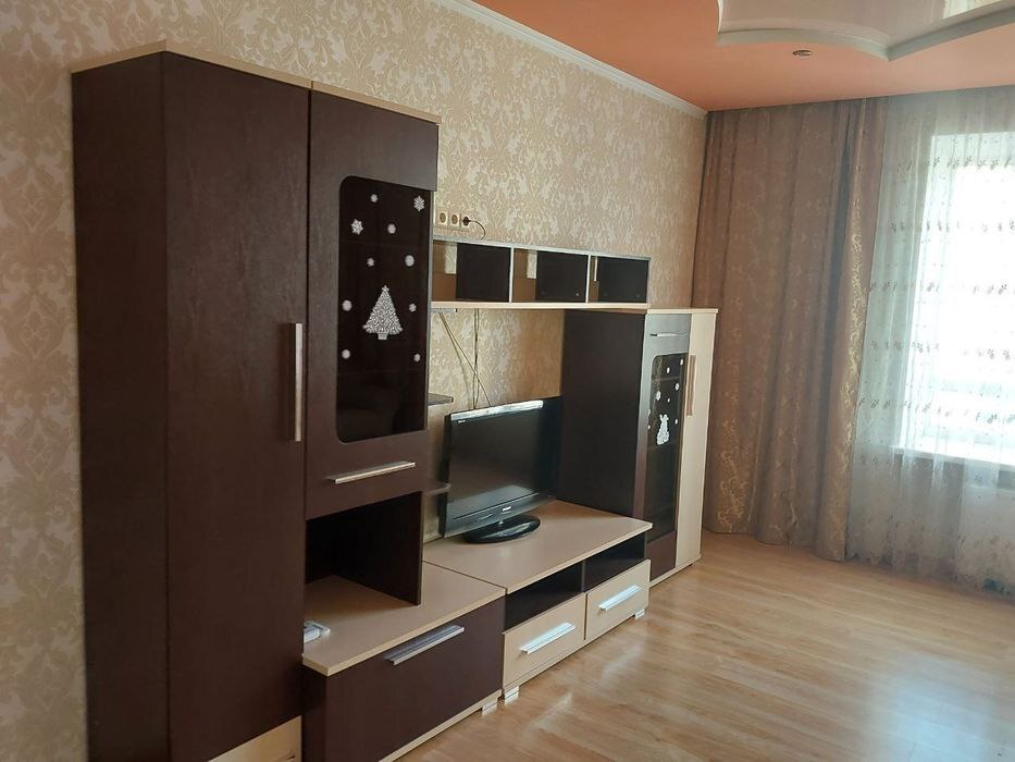 Оренда 2-кімнатної квартири 87 м², Зарічанська вул.