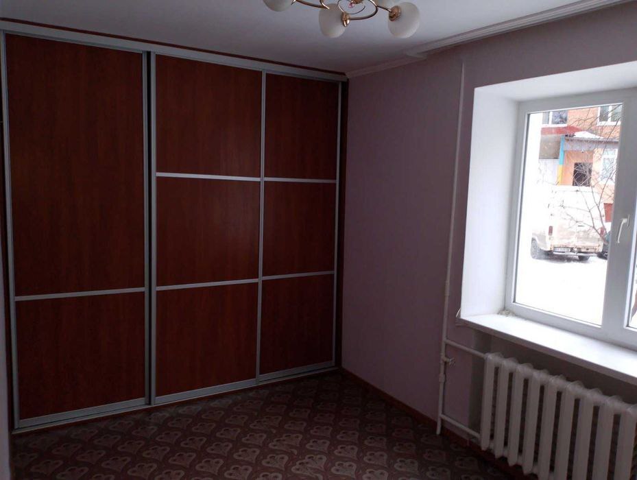 Оренда 3-кімнатної квартири 55 м², Інститутська вул.