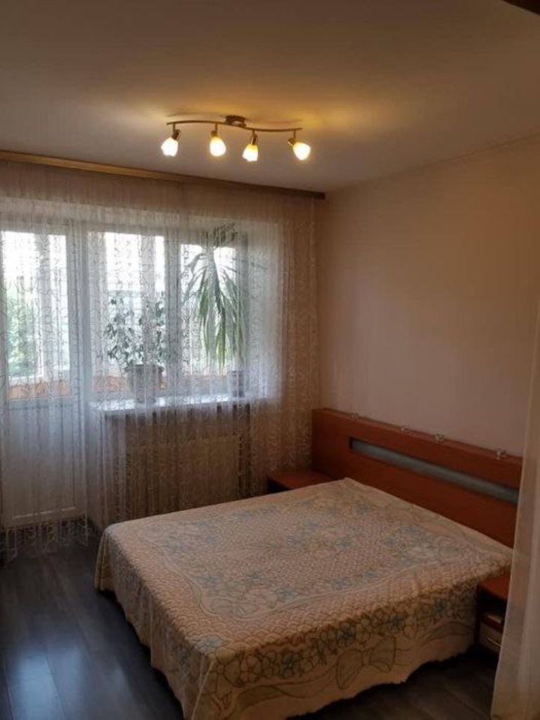 Аренда 2-комнатной квартиры 75 м², Каменецкая ул.