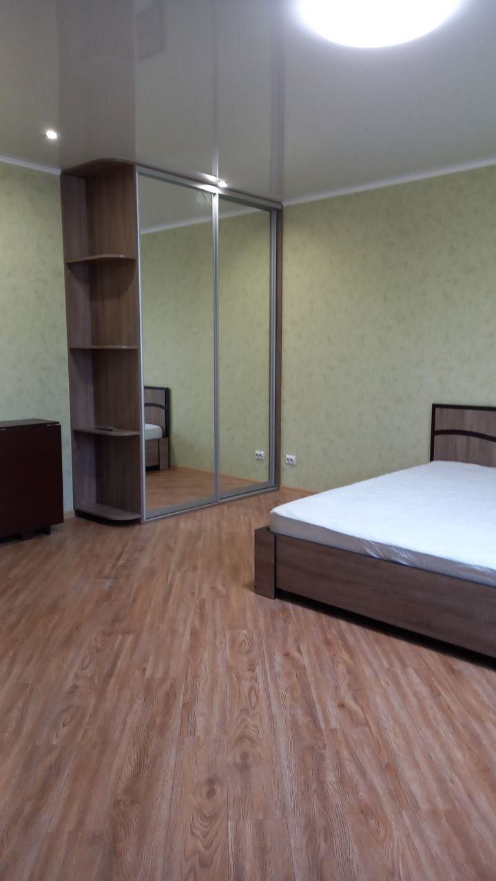 Оренда 1-кімнатної квартири 43 м², Зарічанська вул.
