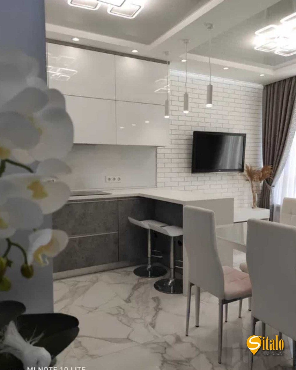 Продажа 3-комнатной квартиры 80 м², Надднепрянское шоссе