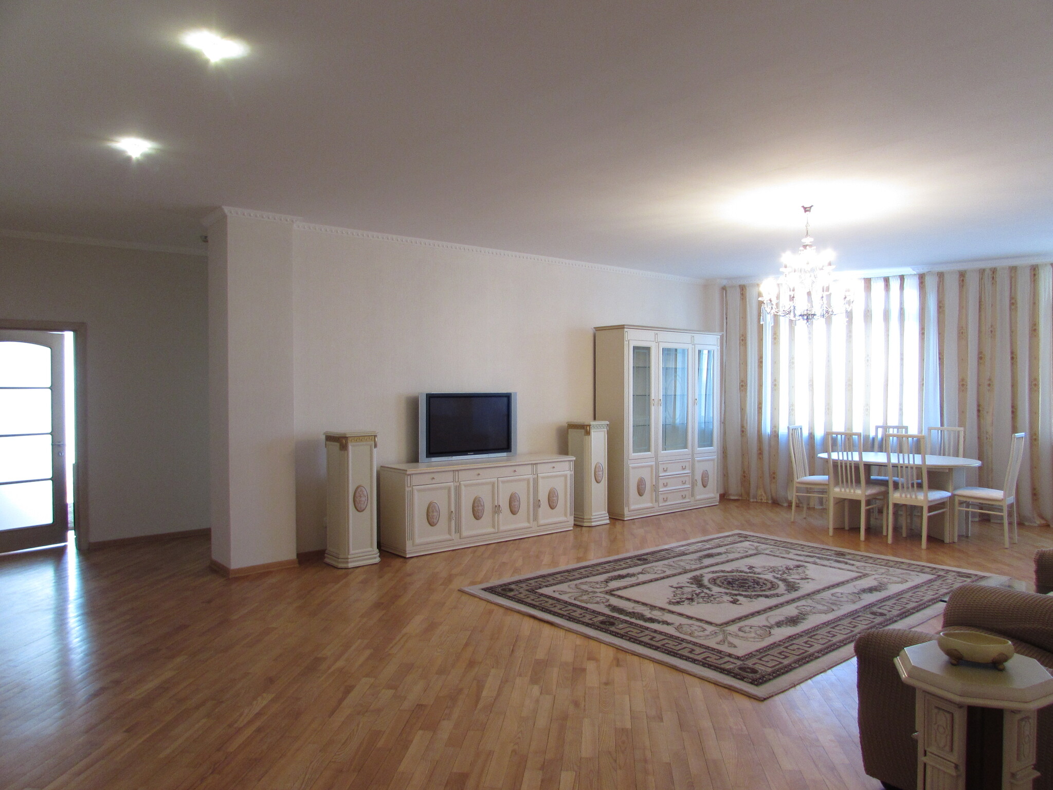 Оренда 3-кімнатної квартири 140 м², Тургенівська вул., 28А-30А