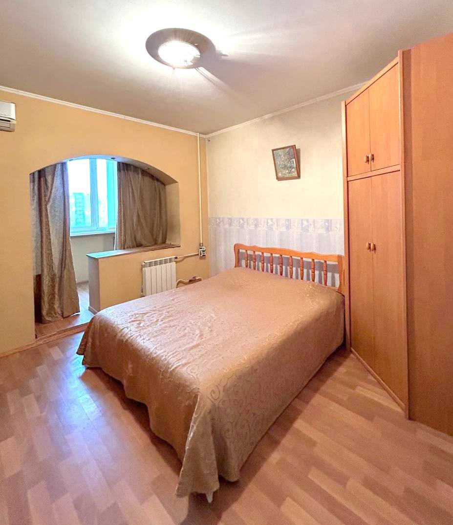 Продаж 4-кімнатної квартири 96 м², Декабристів вул., 8