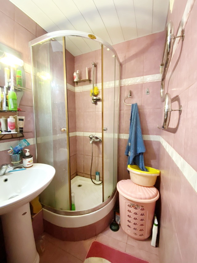 Продажа 3-комнатной квартиры 56 м², Киевская ул.