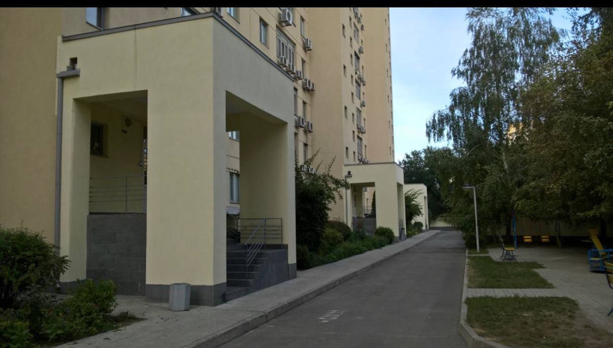 Продажа 3-комнатной квартиры 92 м², Василия Жуковского ул.
