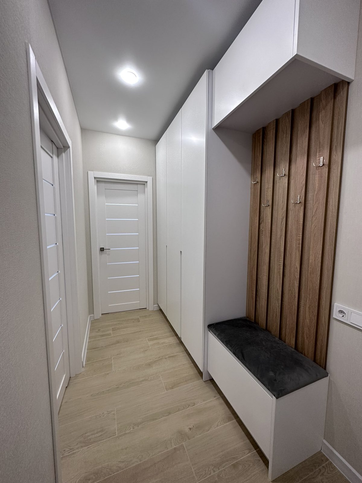 Продаж 2-кімнатної квартири 52 м², Боголюбова вул.
