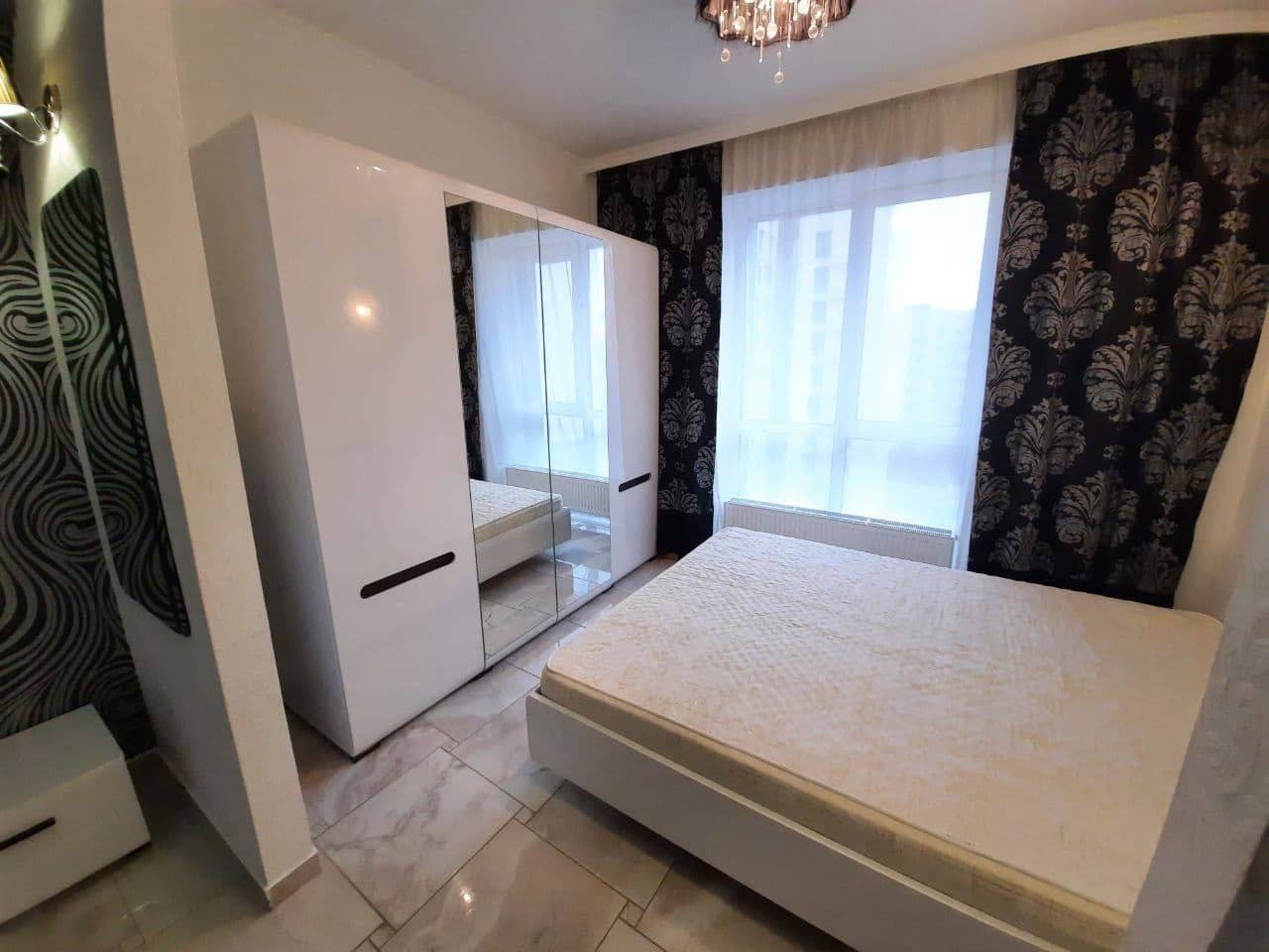 Продаж 1-кімнатної квартири 42 м², Василя Жуковського вул.