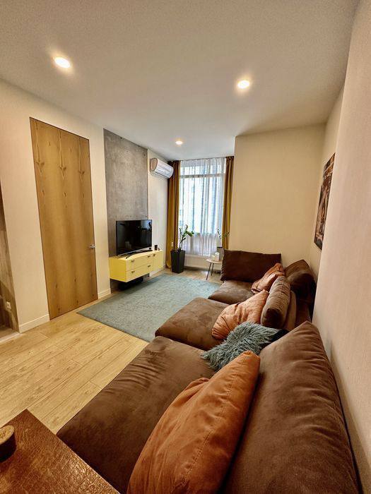Продаж 3-кімнатної квартири 72 м², Сімферопольська вул.