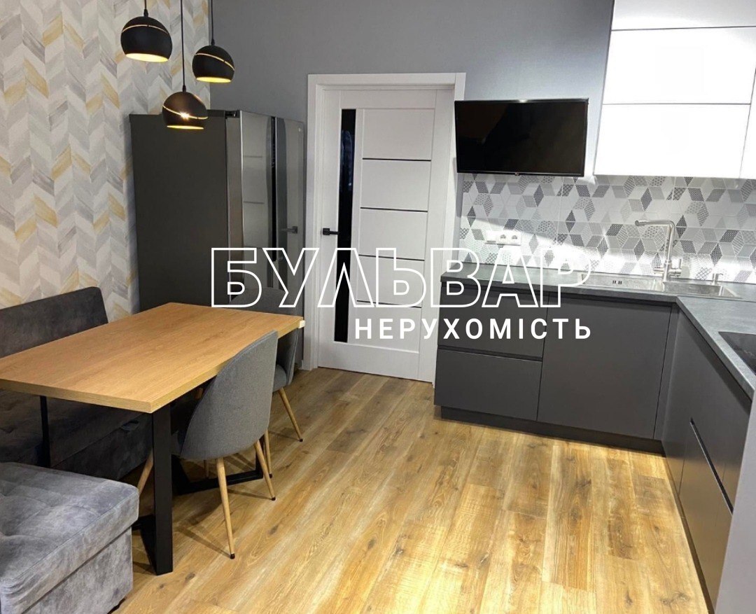 Продаж 1-кімнатної квартири 42 м², Ньютона вул., 108