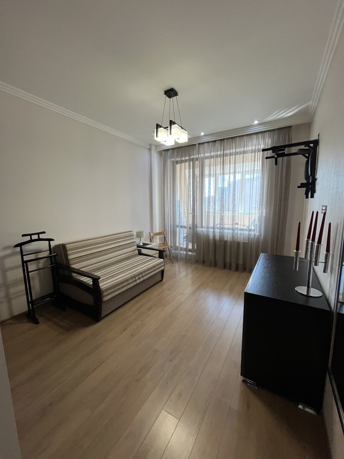Продаж 3-кімнатної квартири 162 м², Армійська вул., 8В