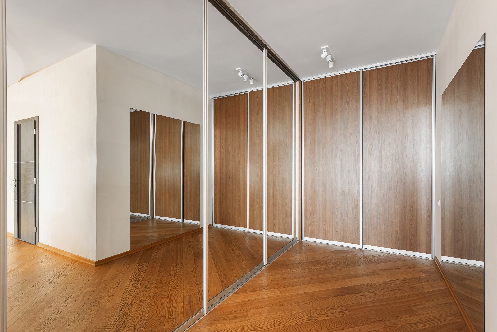 Продаж 3-кімнатної квартири 165 м², Віри Інбер пров., 5