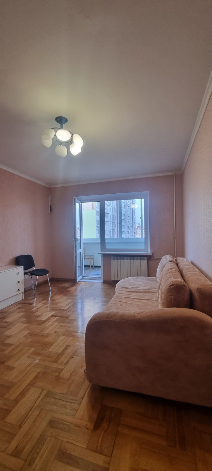 Продаж 3-кімнатної квартири 75.5 м², Володимира Маяковського просп.