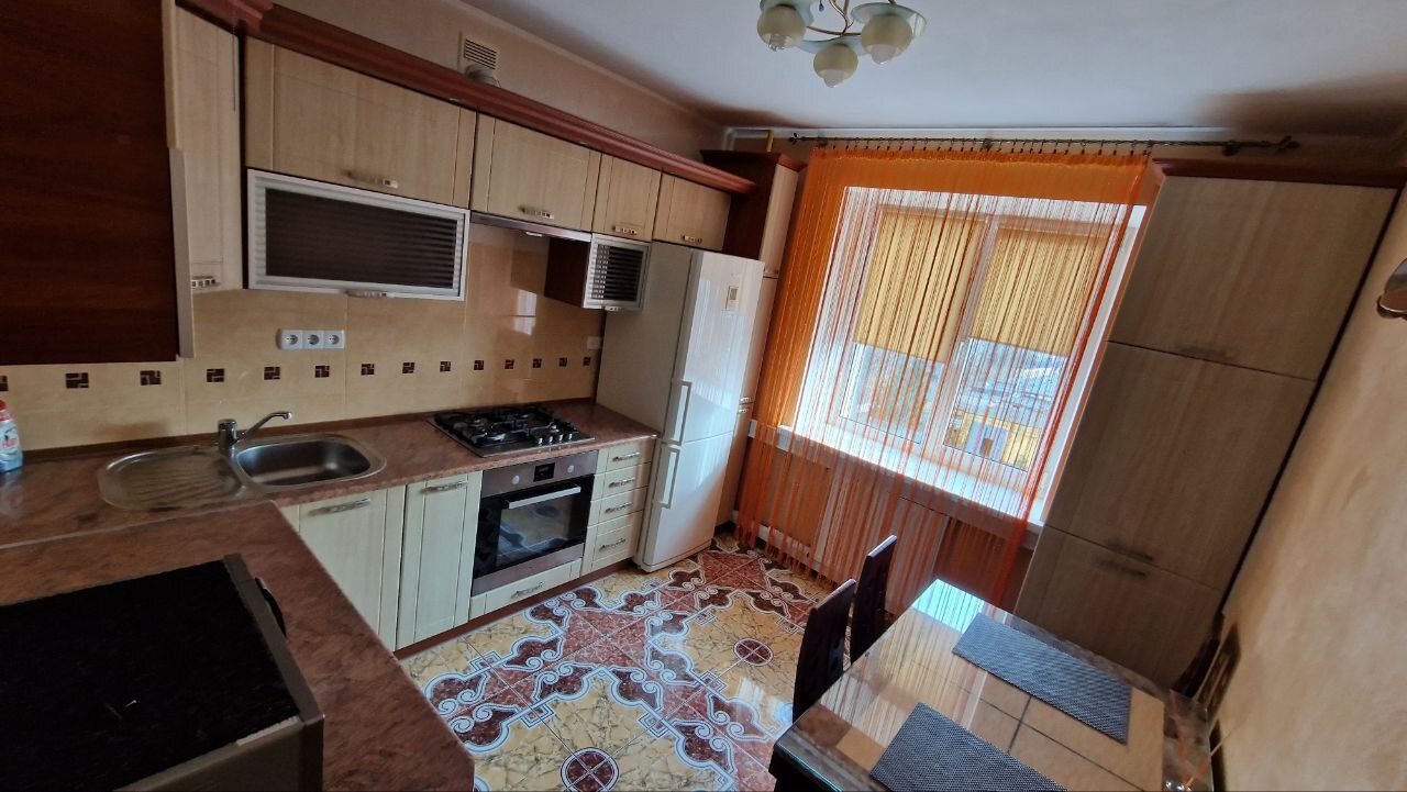 Аренда 2-комнатной квартиры 64 м², Прибужская ул.