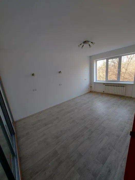 Продаж 1-кімнатної квартири 29 м², Навроцкого вул.