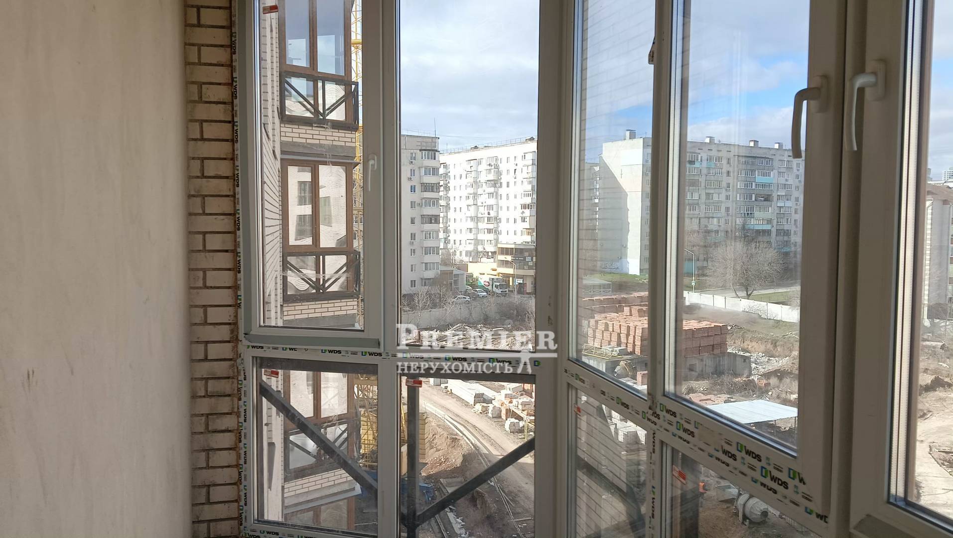 Продаж 1-кімнатної квартири 44.5 м², Лазурна вул.