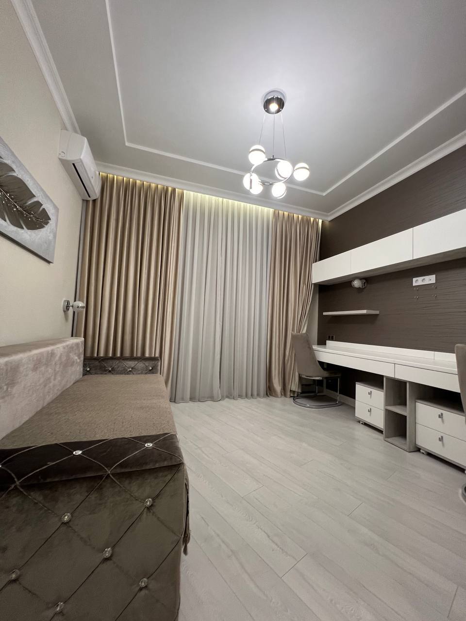 Продажа 3-комнатной квартиры 92 м², Итальянский бул., 1А