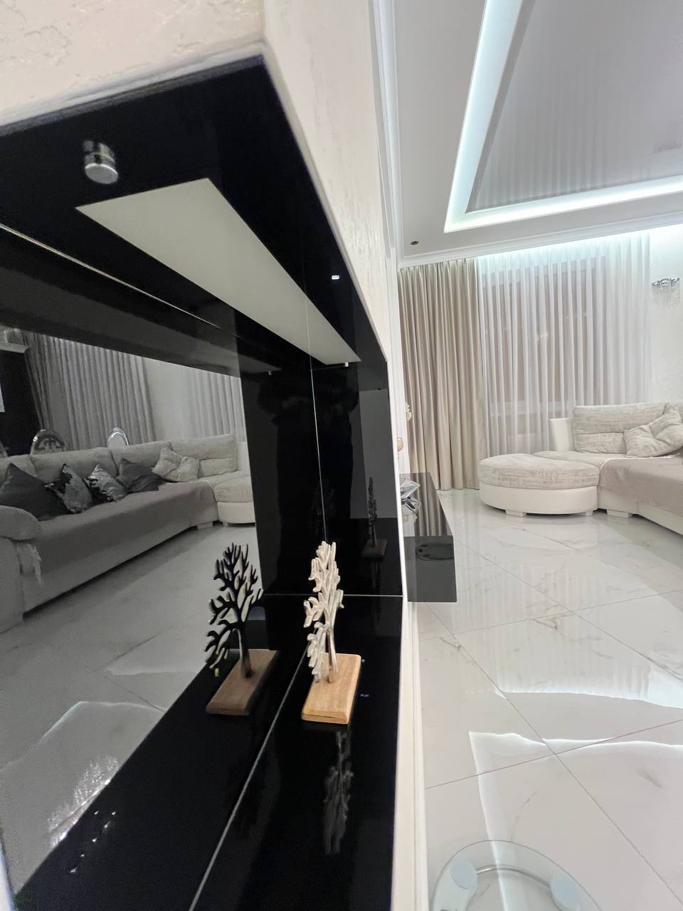Продажа 3-комнатной квартиры 92 м², Итальянский бул., 1А