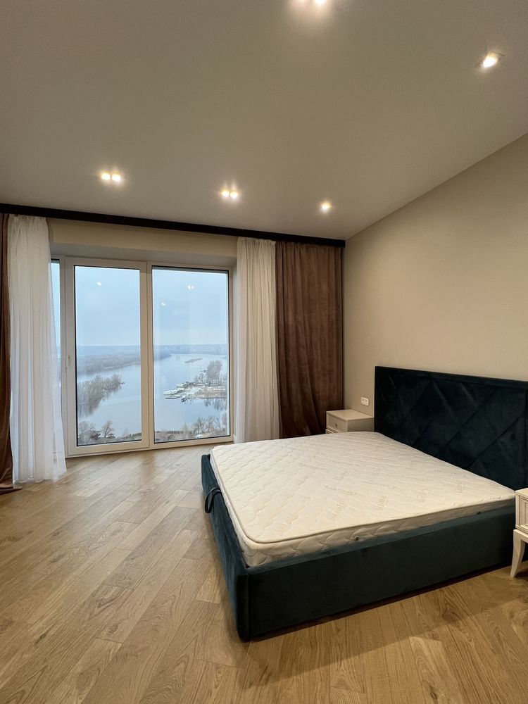 Продаж 2-кімнатної квартири 100 м², Набережна Перемоги вул., 7