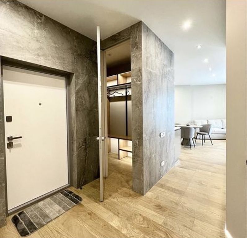 Продаж 2-кімнатної квартири 100 м², Набережна Перемоги вул., 7