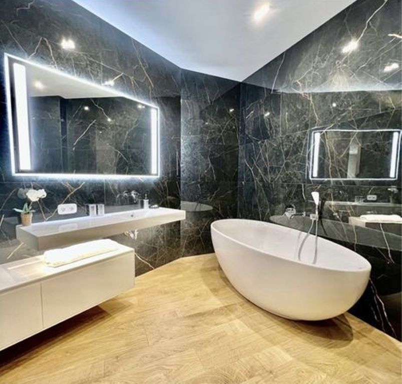 Продаж 2-кімнатної квартири 100 м², Набережна Перемоги вул., 7