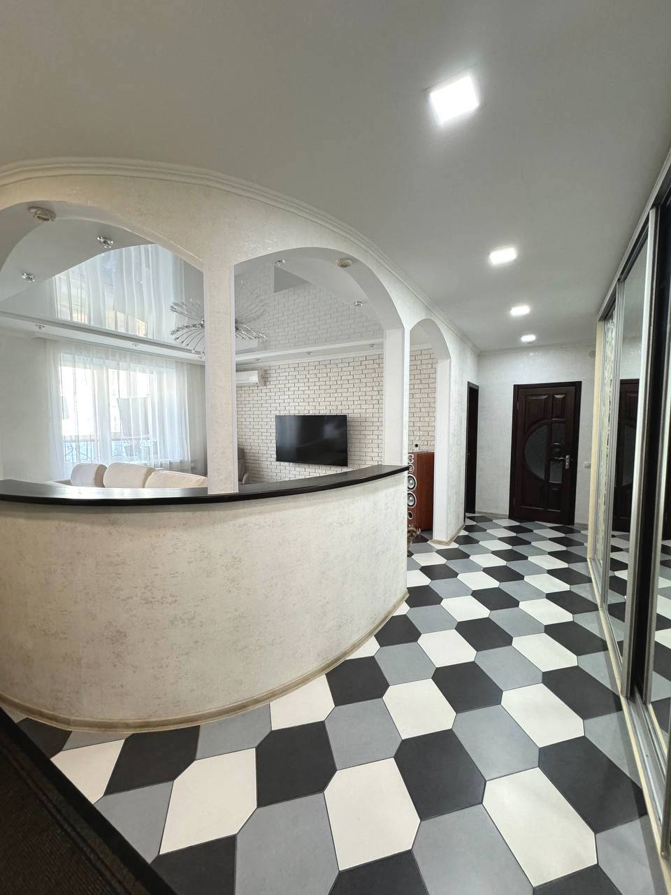 Продажа 3-комнатной квартиры 96 м², Александра Бедного ул.