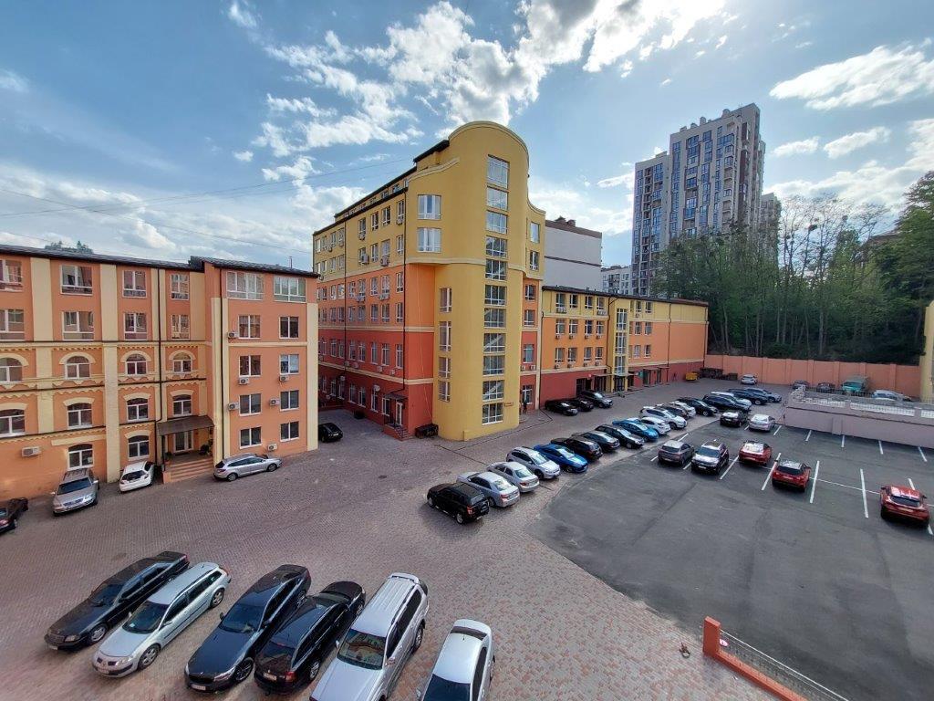 Оренда офісу 186 м², Глибочицька вул., 17а
