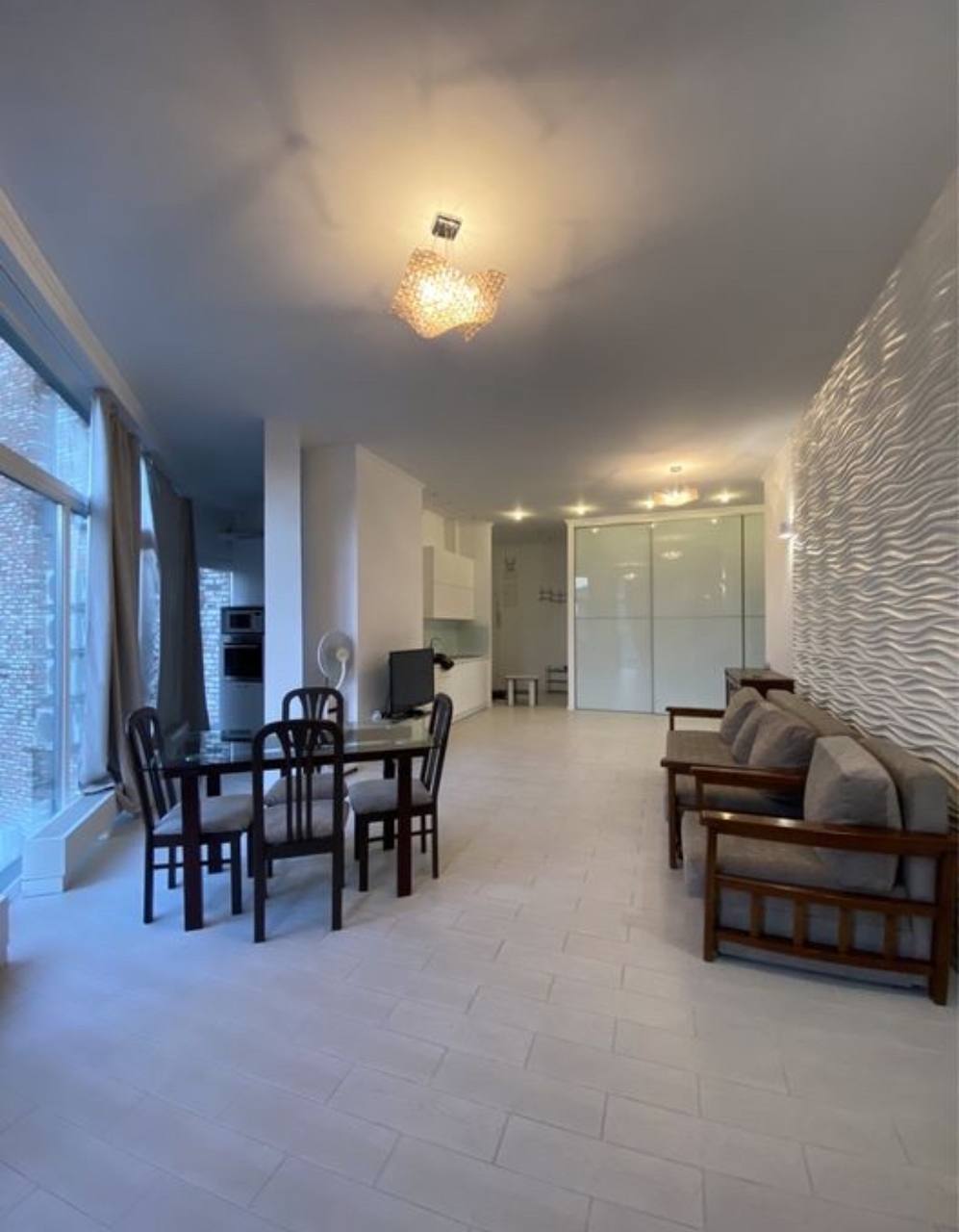 Продаж 3-кімнатної квартири 93 м², Південна вул.