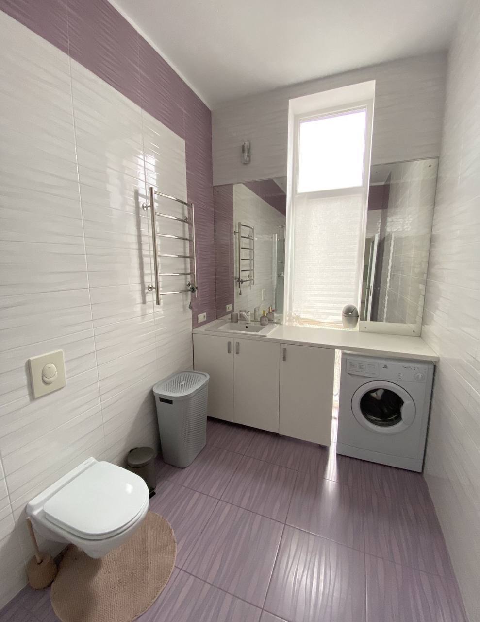 Продаж 3-кімнатної квартири 93 м², Південна вул.