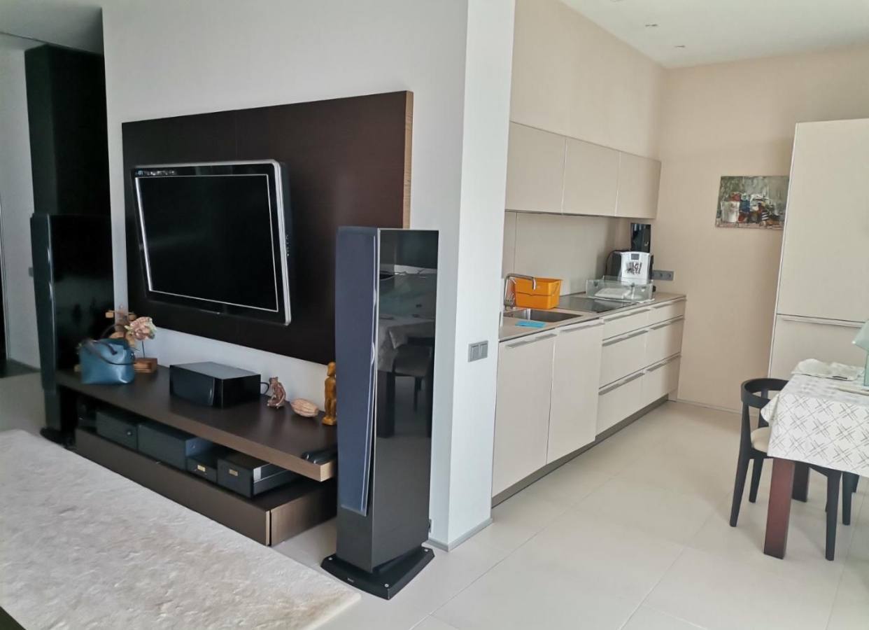 Продаж 3-кімнатної квартири 107 м², Академіка Чекмарьова вул.