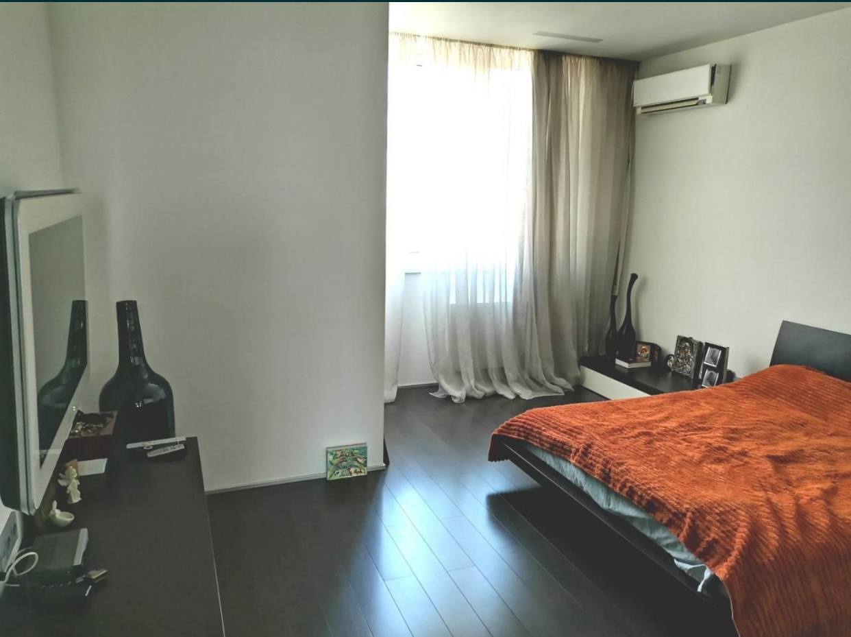 Продаж 3-кімнатної квартири 107 м², Академіка Чекмарьова вул.