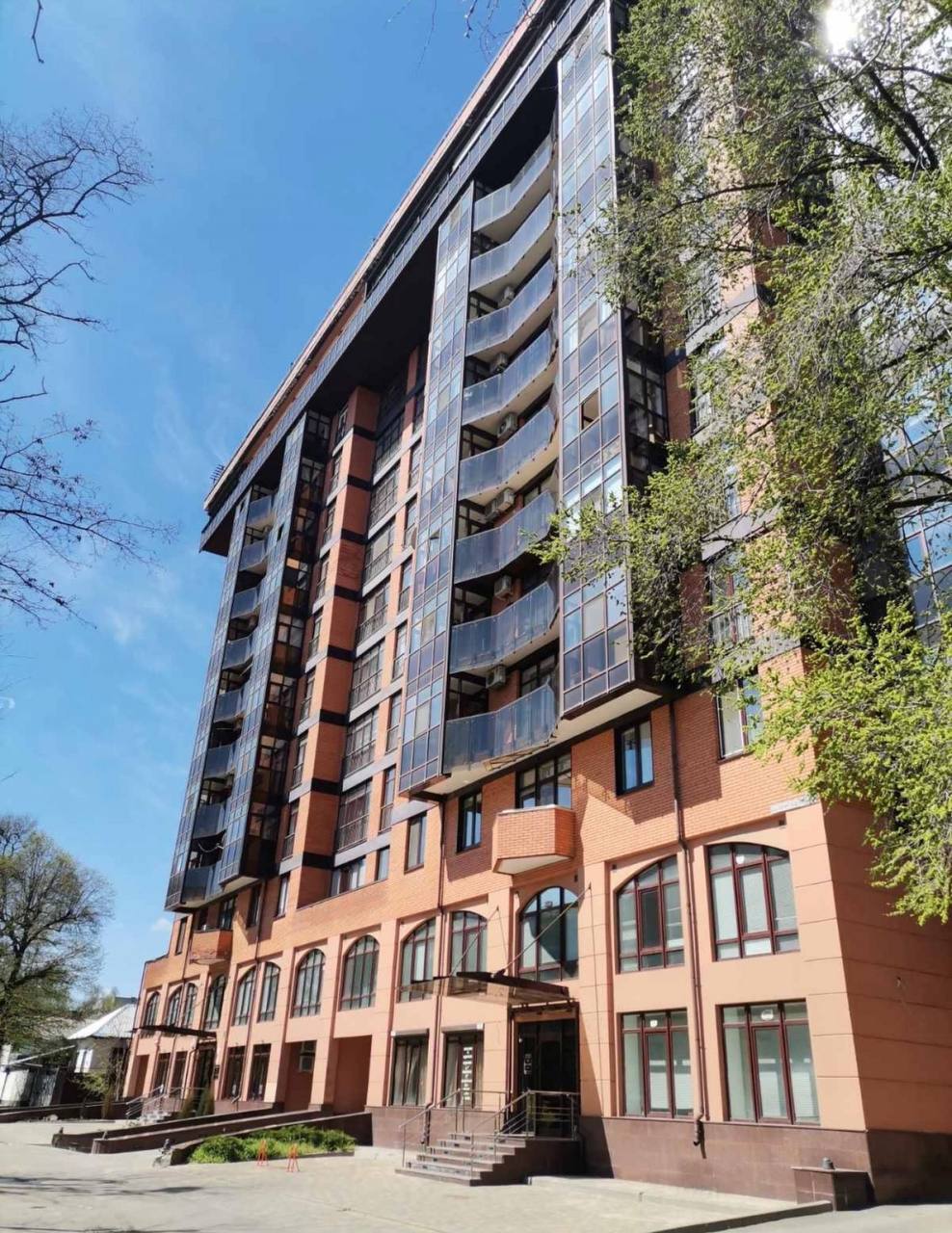 Продаж 3-кімнатної квартири 107 м², Академіка Чекмарьова вул.