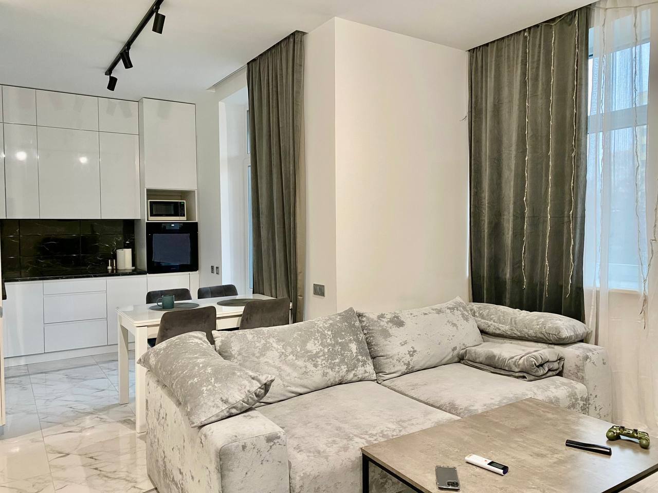 Продаж 2-кімнатної квартири 67 м², Володимира Моссаковського вул.