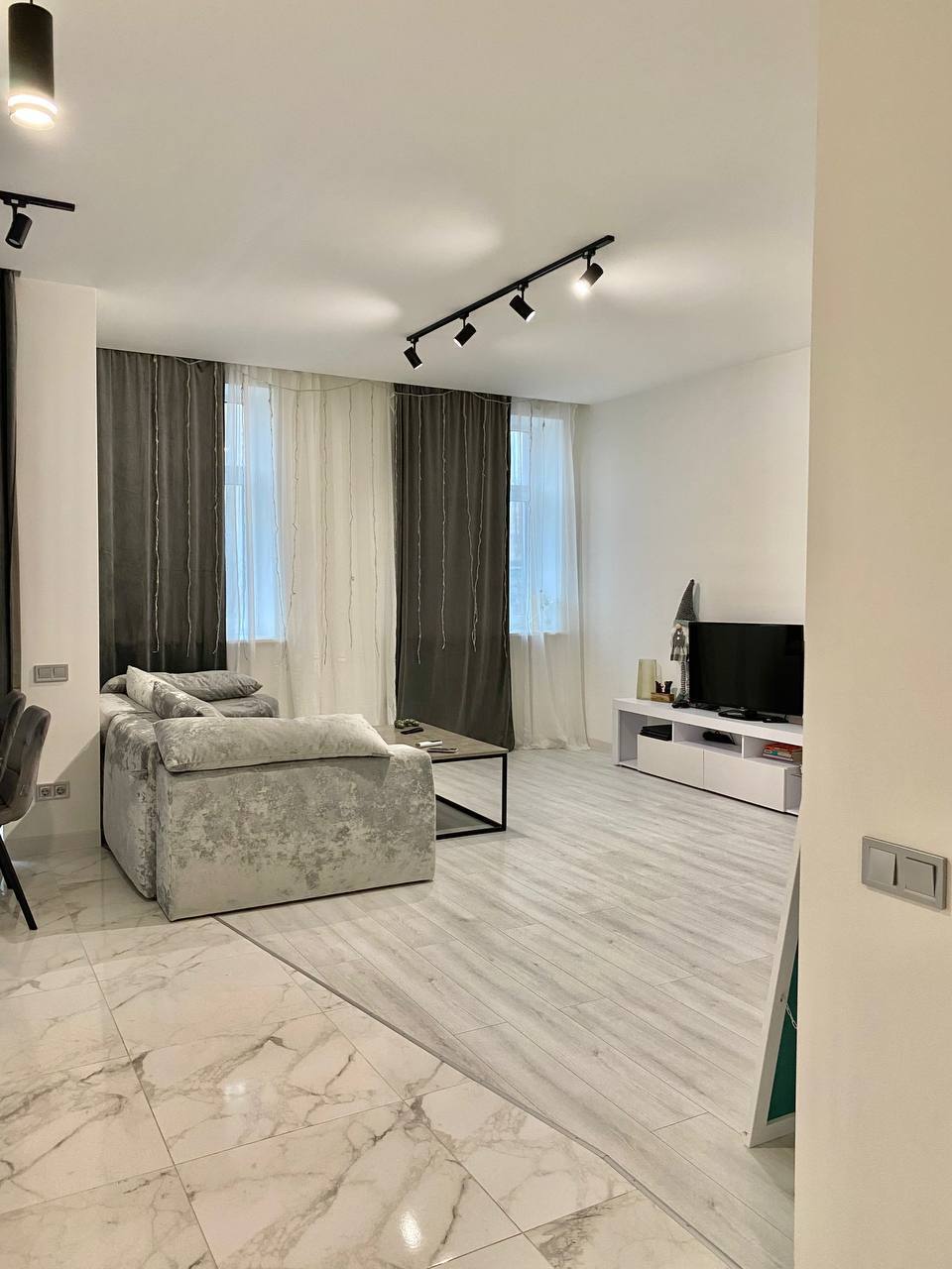 Продаж 2-кімнатної квартири 67 м², Володимира Моссаковського вул.