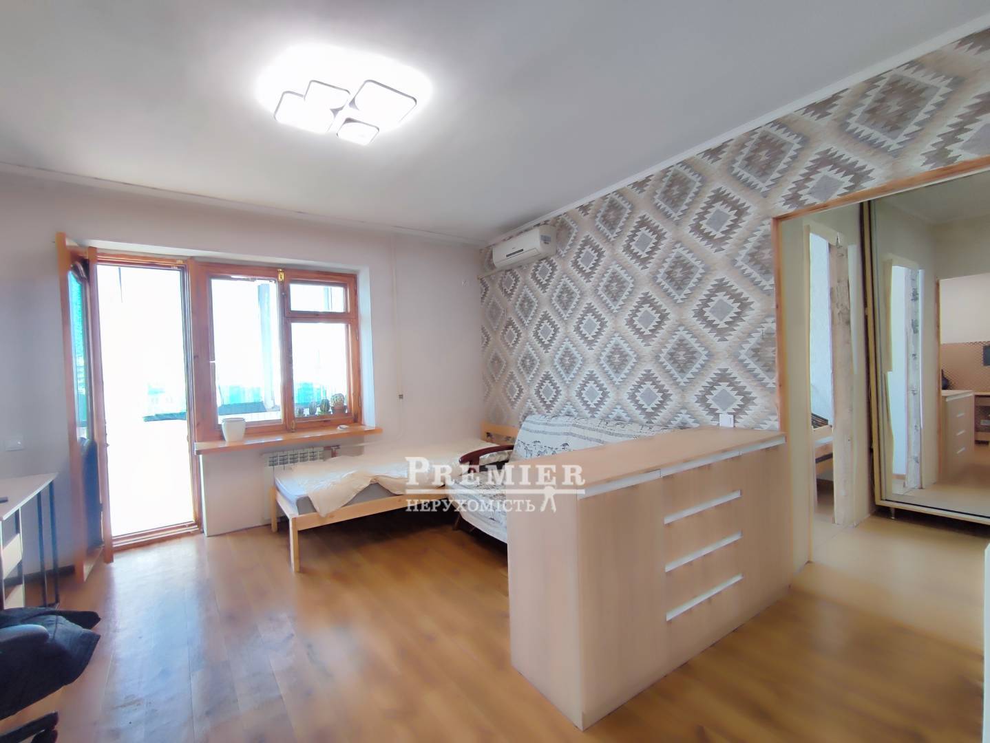 Продаж 1-кімнатної квартири 38 м², Кропивницкого вул.