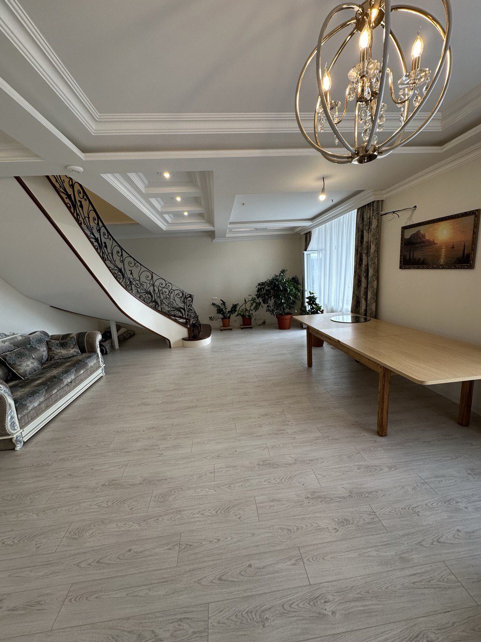 Продажа 5-комнатной квартиры 229 м², Космическая ул.