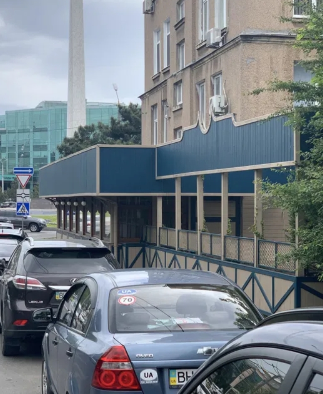 Оренда торговельного приміщення 250 м², 10 Апреля пл., 1