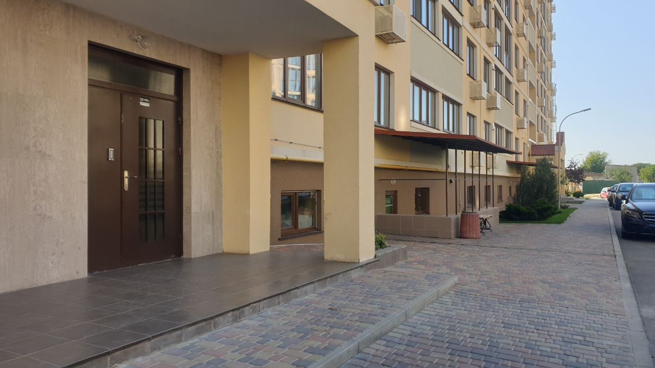 Продаж 2-кімнатної квартири 60 м², Надії пров., 1