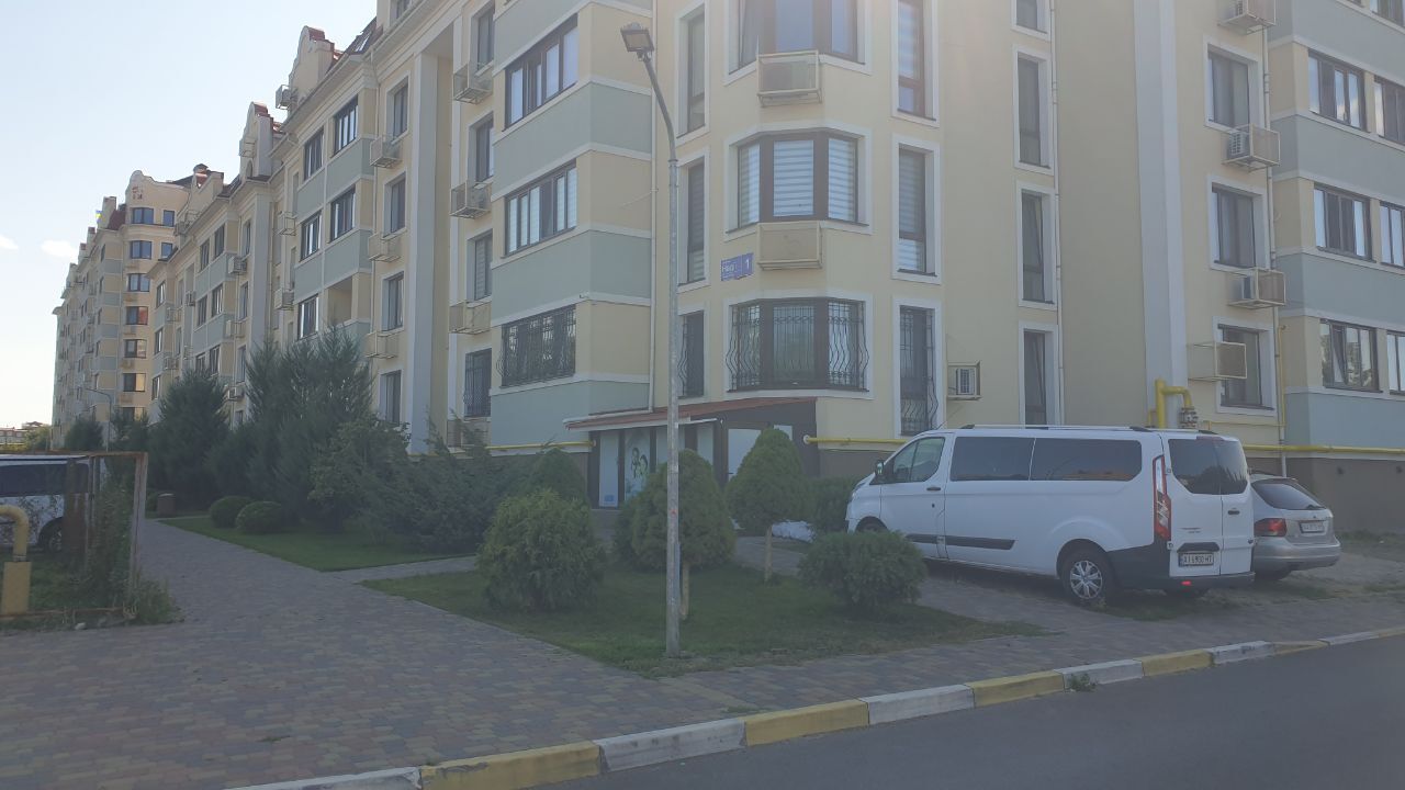 Продаж 2-кімнатної квартири 60 м², Надії пров., 1