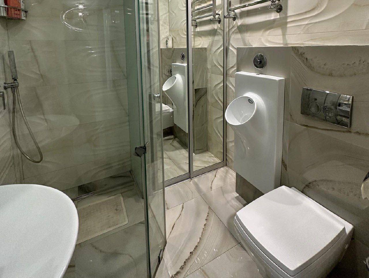 Продажа 4-комнатной квартиры 127.6 м², Василия Жуковского ул.