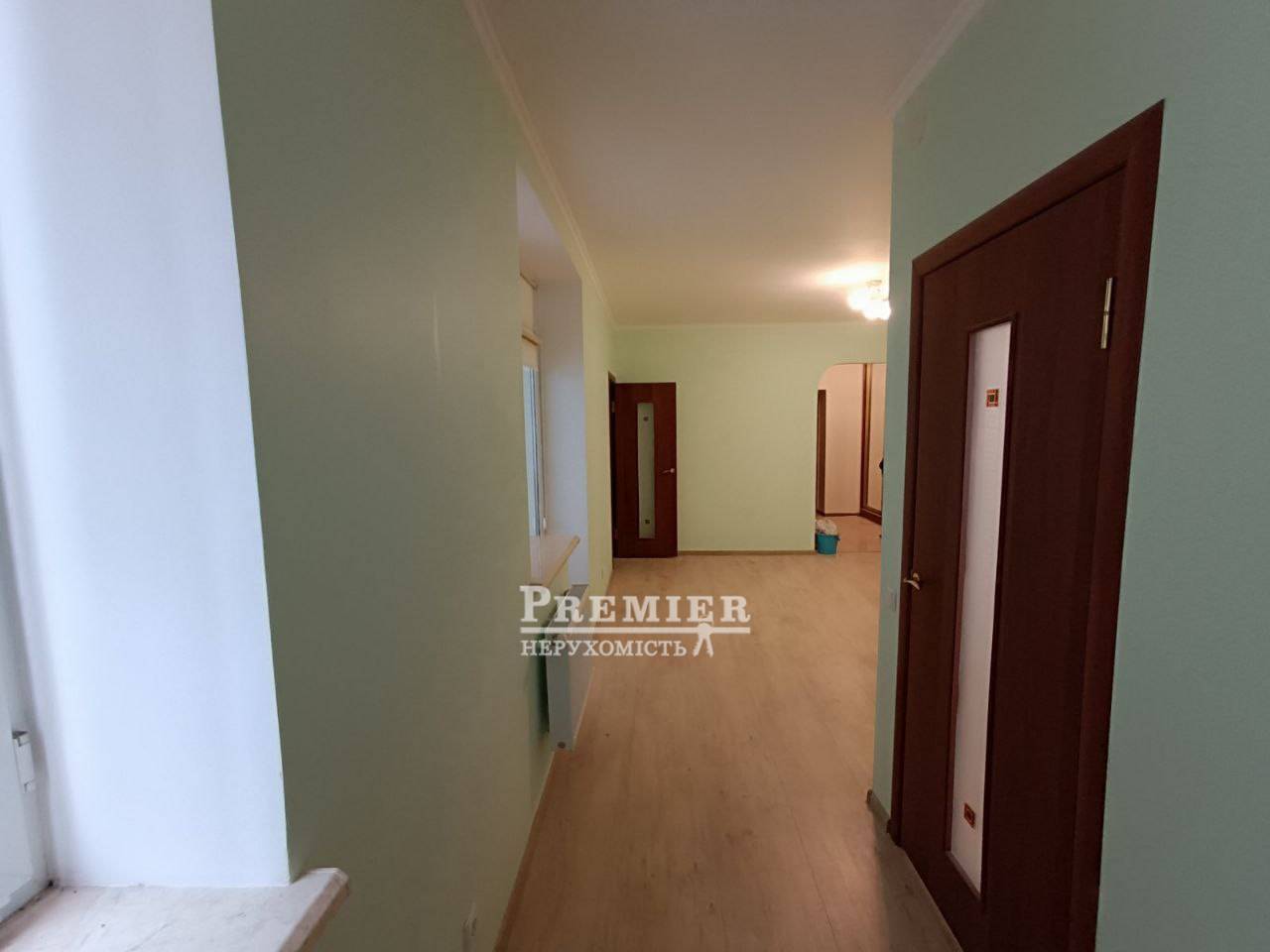 Продаж 2-кімнатної квартири 70 м², Парусна вул.